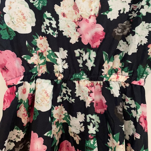 Rose dress - Picture 3 of 4